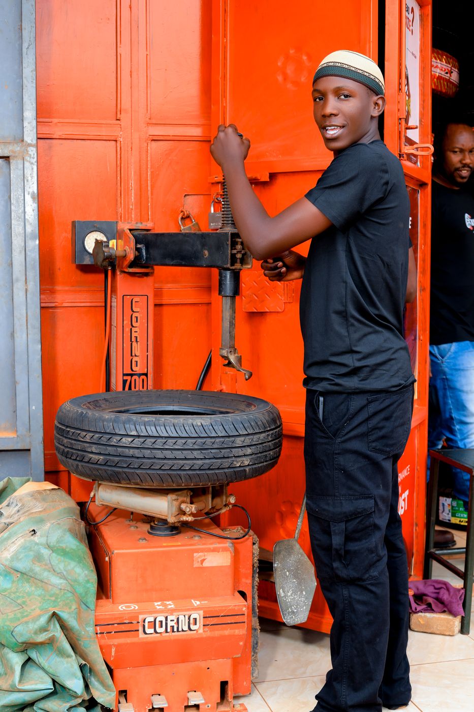 On the tyre changer